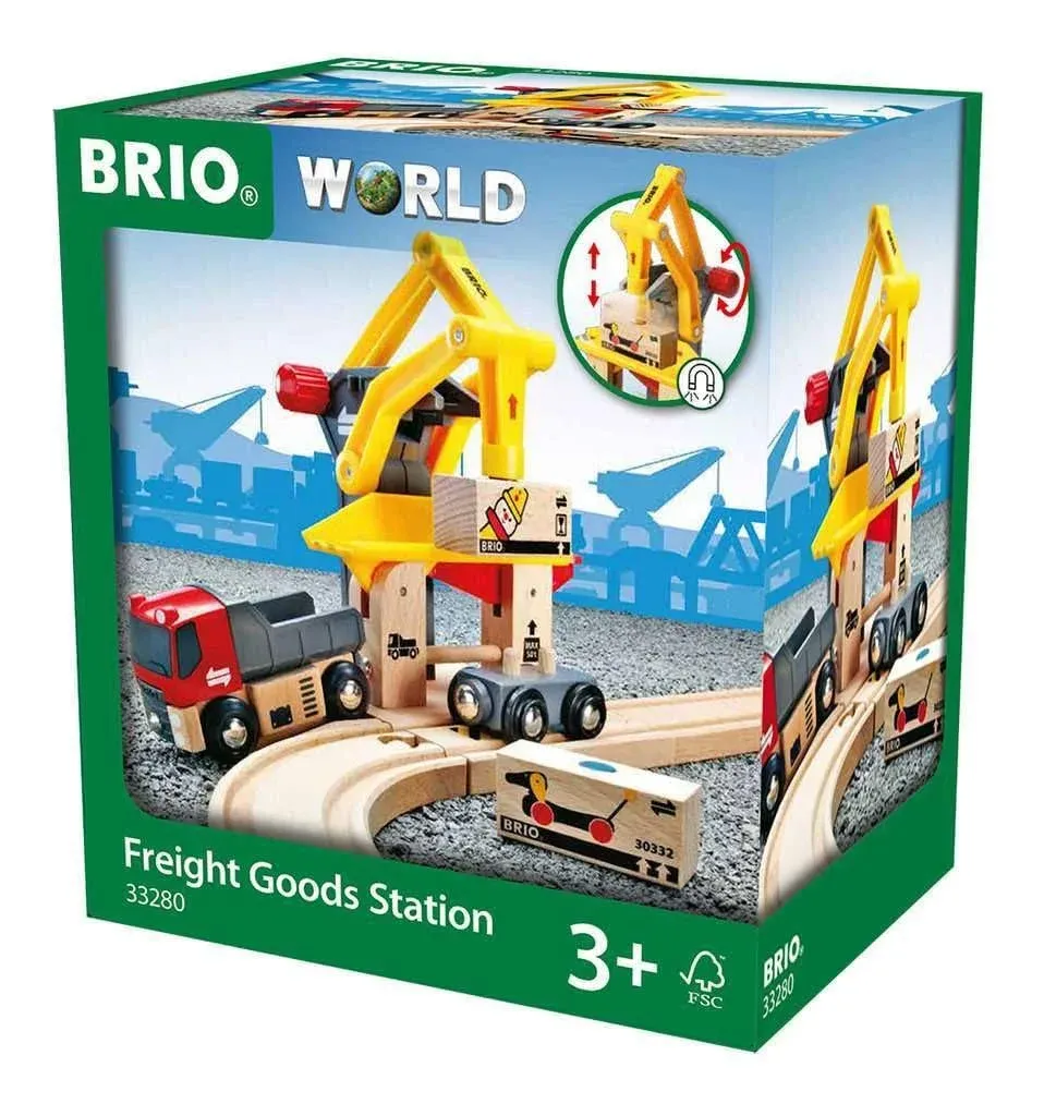 BRIO World - 33280 Freight Goods Station | Toy Train Accessories for Kids Age 3 and Up , Green