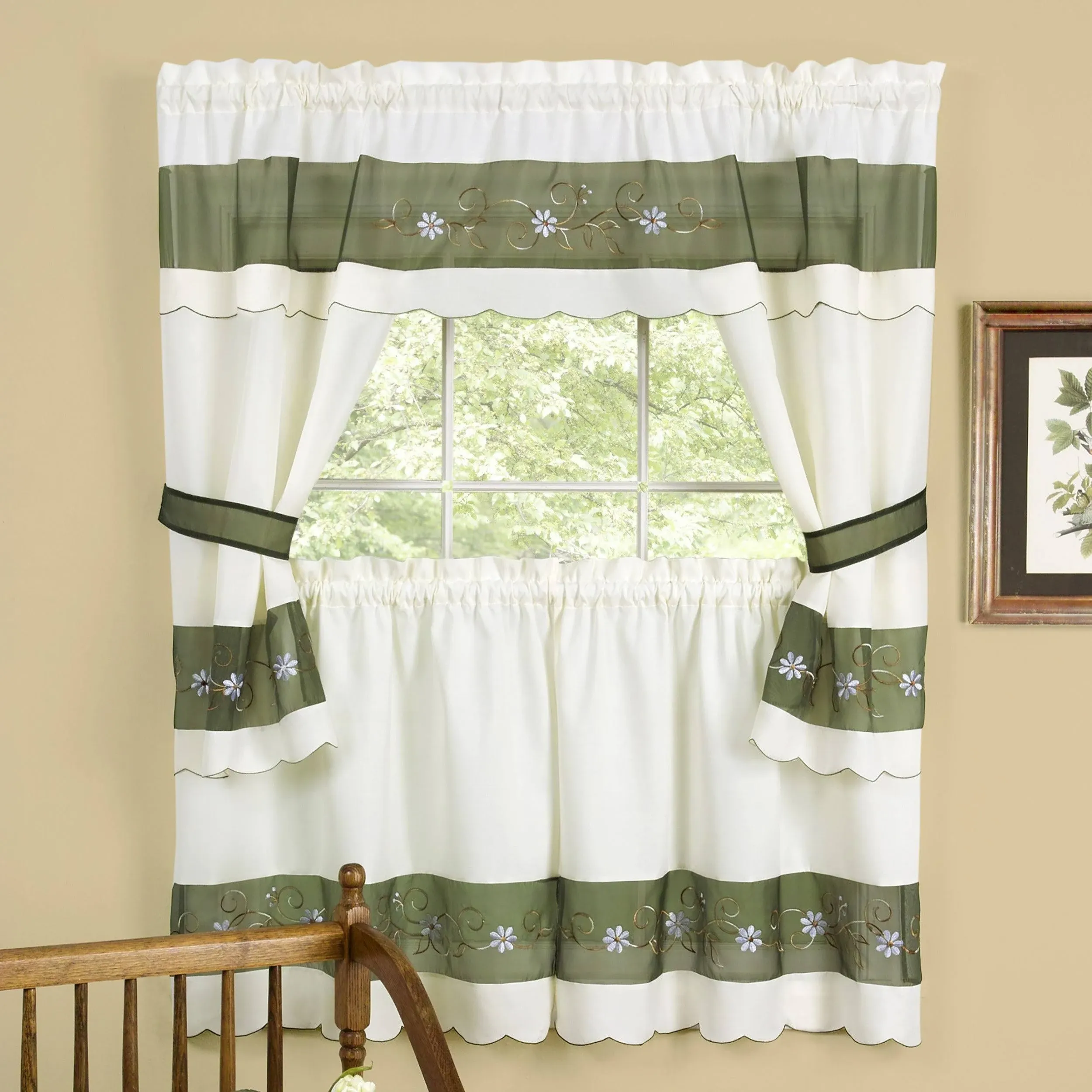 Achim Berkshire Embellished Cottage Curtain Set