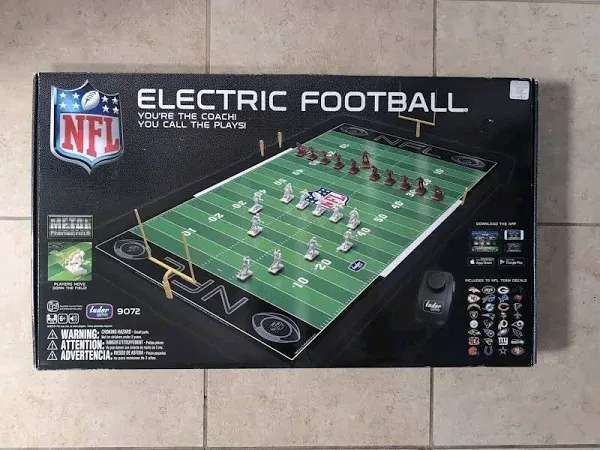 Tudor Games 9072 NFL Electric Football Metal Playing. Tested.