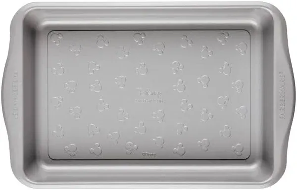 Farberware Disney Bake with Mickey Nonstick Cake Baking Pan