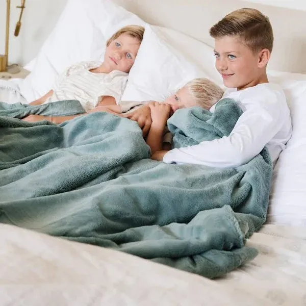 SARANONI Super Soft Comfy Lush 60" x 40" Blanket for Kids and Teens (Eucalyptus)