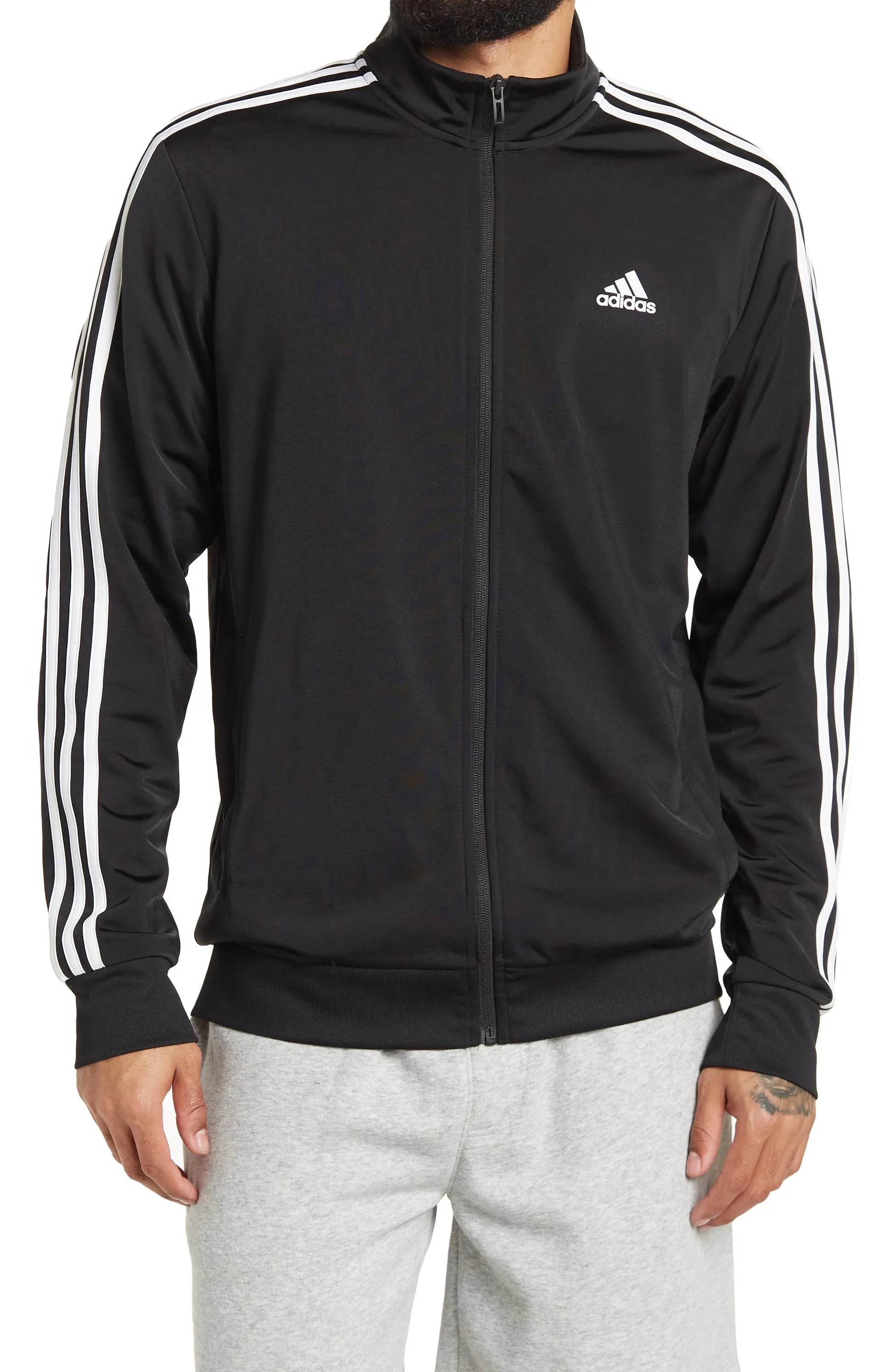 adidas Camiseta deportiva Essentials Warm-Up de 3 rayas para hombre