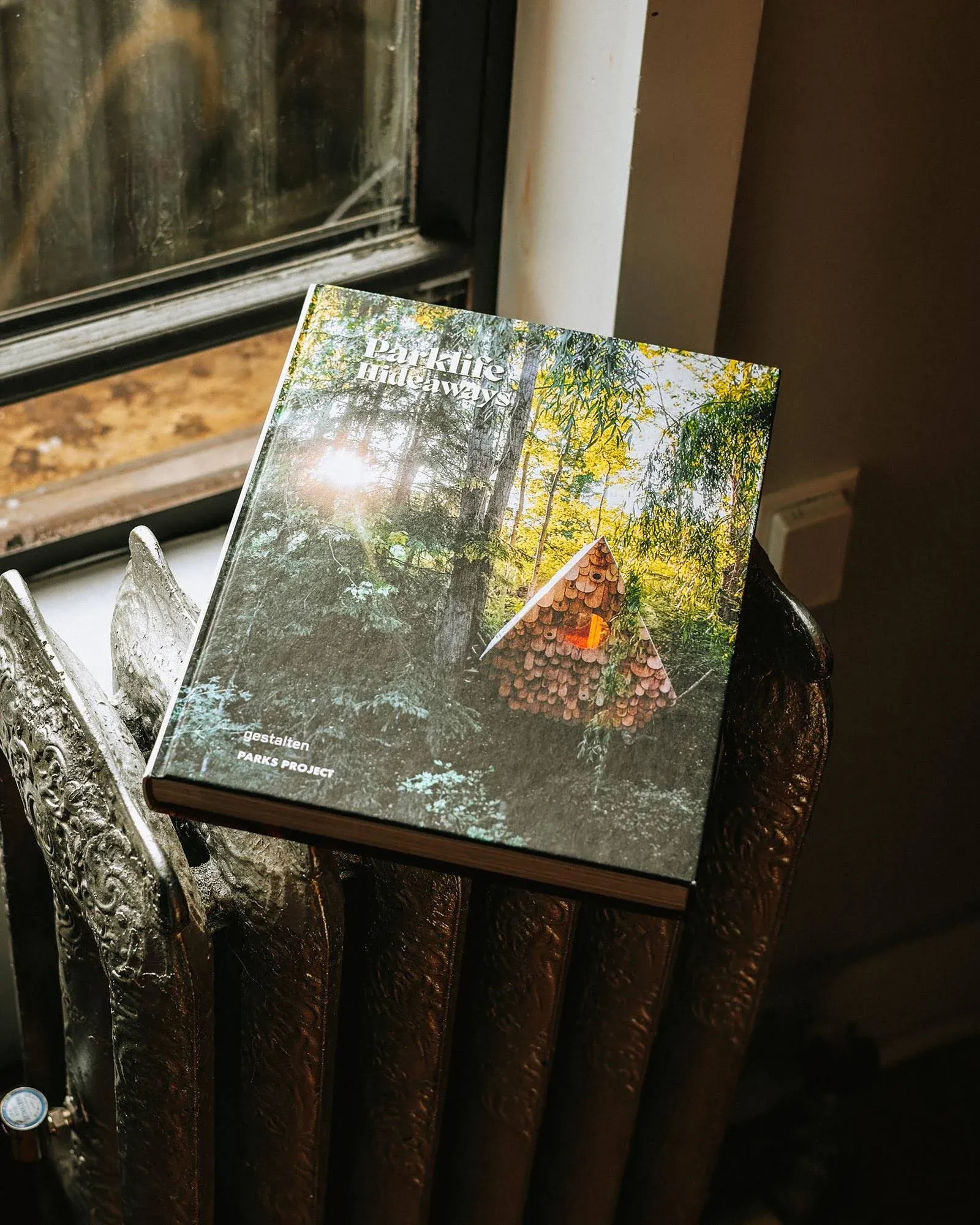 Parklife Hideaways: Cottages and Cabins in North American Parklands [Book]