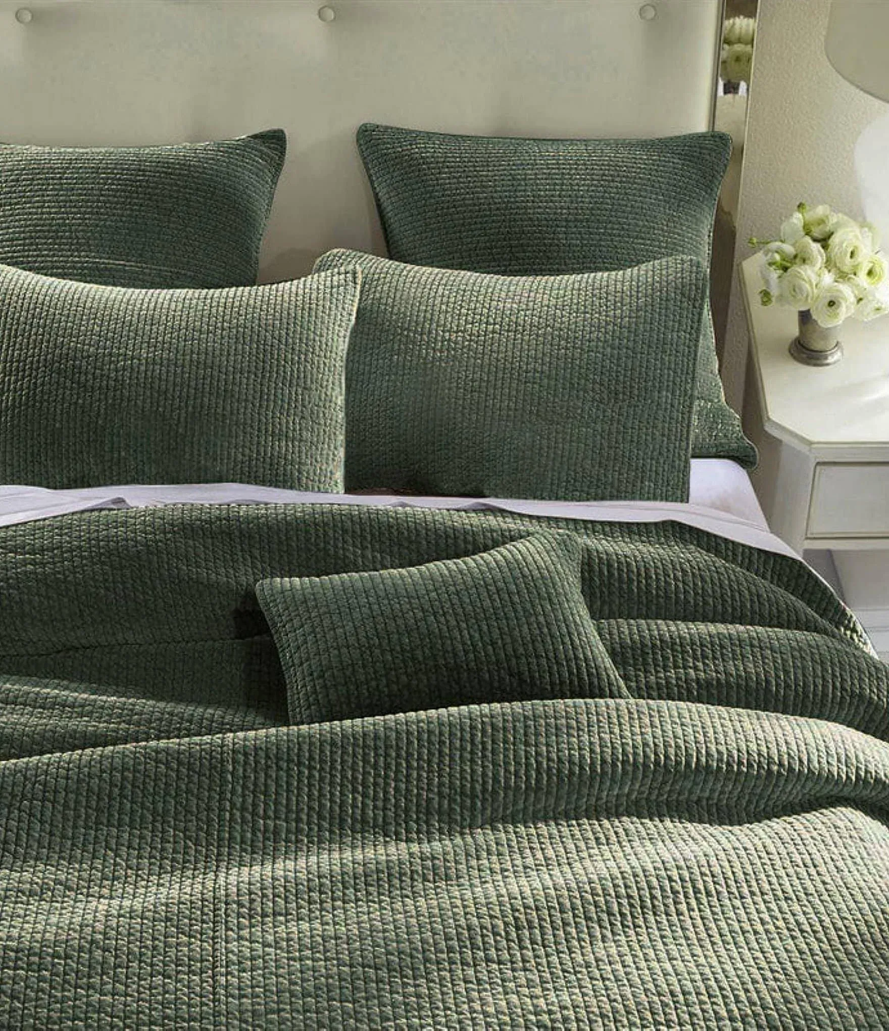 Stonewashed Cotton Velvet Quilt - Luxuriously Soft, Cozy Layering Essential for Year-Round Comfort